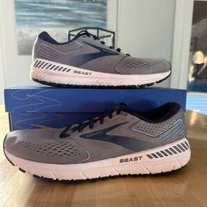 Brooks Beast 2.0 Men's Gray Running Shoes